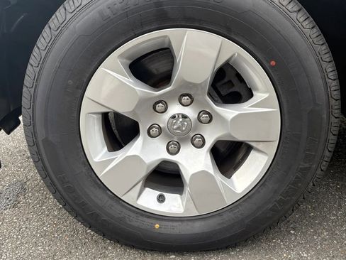 Used 2019 RAM 1500 Big Horn AWD/4WD image 12