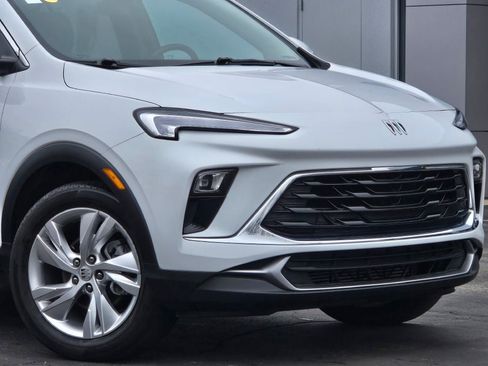 Certified 2025 Buick Encore GX Preferred image 3