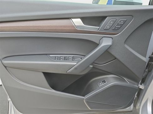 Used 2023 Audi Q5 2.0T Premium w/ Convenience Package image 26