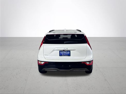 Certified 2023 Kia Niro Wind w/ Wind Preserve Package FWD image 8