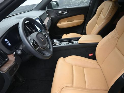 Used 2024 Volvo XC60 B5 Ultimate AWD/4WD image 12