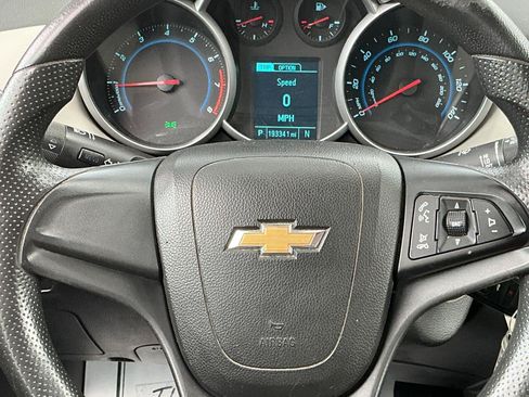Used 2014 Chevrolet Cruze LS FWD image 21