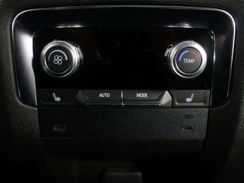 New 2026 GMC Yukon XL Denali w/ Sun & Power Step Package image 22