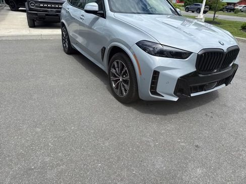 Used 2024 BMW X5 xDrive40i w/ M Sport Package AWD/4WD image 4