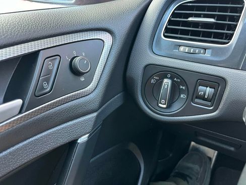 Used 2019 Volkswagen Golf Alltrack SE image 52