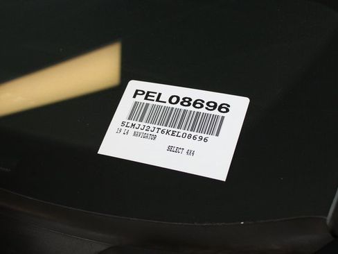 Used 2019 Lincoln Navigator Select image 34