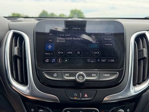 Used 2022 Chevrolet Equinox Premier FWD image 18