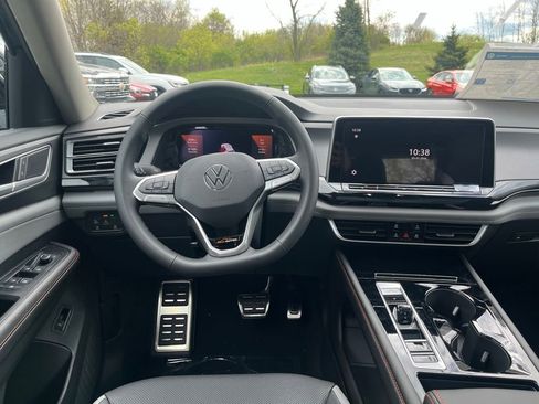 New 2026 Volkswagen Atlas Peak Edition AWD/4WD image 18