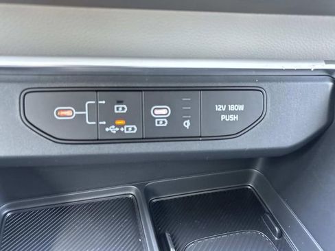 New 2026 Kia Carnival EX FWD image 33