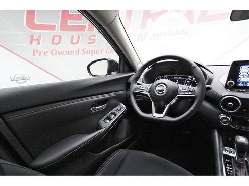 New 2025 Nissan Sentra SR w/ Midnight Edition image 6