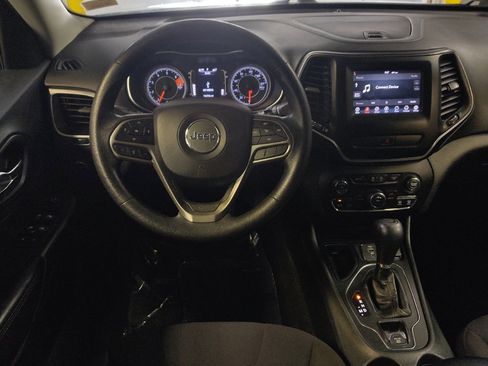 Used 2019 Jeep Cherokee Latitude w/ Popular Appearance Group FWD image 22