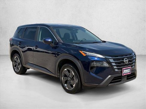 Used 2024 Nissan Rogue SV AWD/4WD image 3
