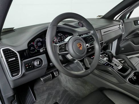 Certified 2019 Porsche Cayenne S AWD/4WD image 4