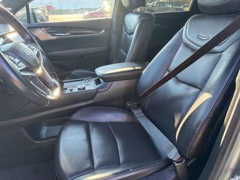 Used 2023 Cadillac XT5 Premium Luxury image 14