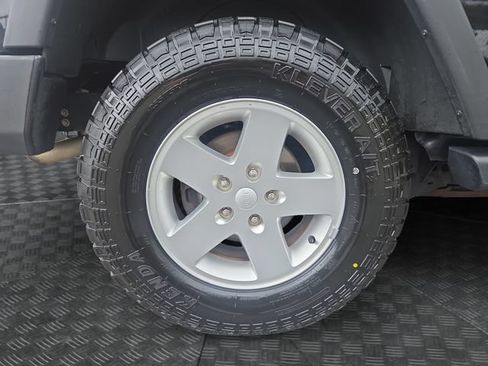 Used 2016 Jeep Wrangler Unlimited Sport w/ Connectivity Group AWD/4WD image 31