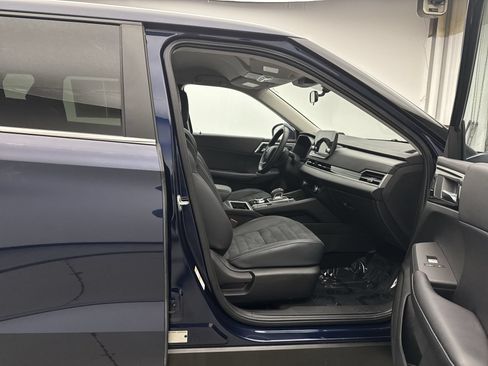 Used 2024 Mitsubishi Outlander SE AWD/4WD image 18