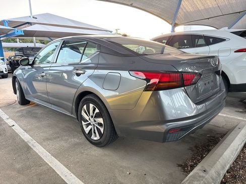 Used 2019 Nissan Altima 2.5 S FWD image 6