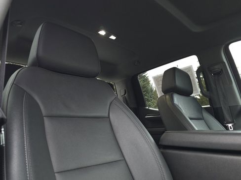 Used 2024 GMC Sierra 1500 SLT image 21