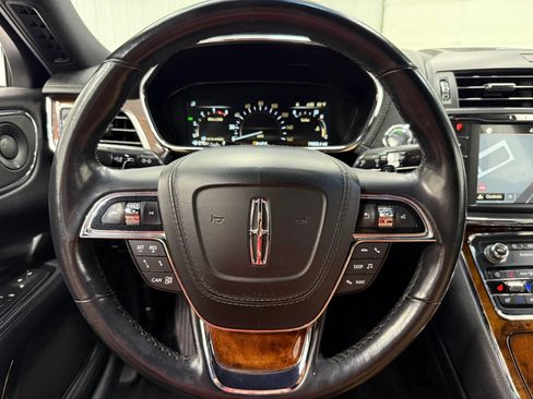 Used 2017 Lincoln Continental Reserve w/ Technology Package AWD/4WD image 20