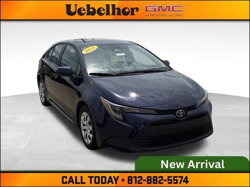 Used 2024 Toyota Corolla LE FWD image 3