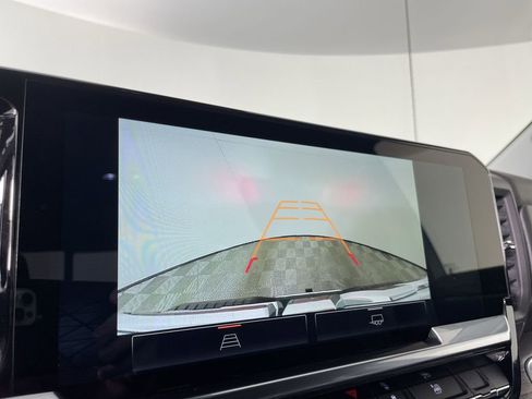 Used 2026 GMC Sierra 1500 SLT w/ SLT Premium Package image 15