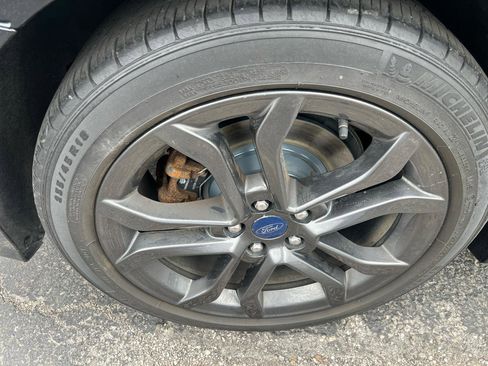 Used 2018 Ford Fusion SE w/ Fusion SE Technology Package FWD image 23