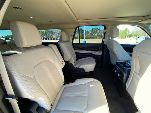 Used 2022 Ford Expedition Max Platinum image 29
