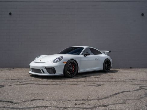 Certified 2018 Porsche 911 GT3 w/ Sport Chrono Package RWD image 1