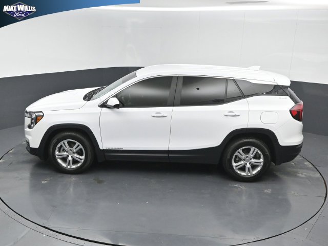 Used 2024 GMC Terrain SLE FWD image 12