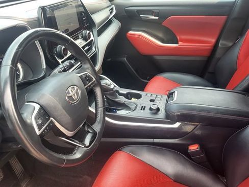Used 2023 Toyota Highlander XSE AWD/4WD image 12
