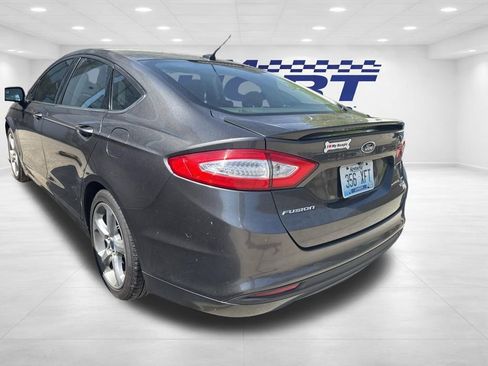 Used 2016 Ford Fusion SE w/ Equipment Group 201A image 4