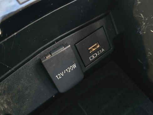 Used 2020 Toyota Corolla LE image 37