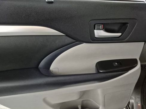 Used 2015 Toyota Highlander XLE AWD/4WD image 26