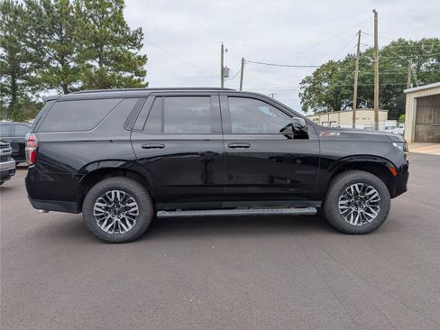 Used 2021 Chevrolet Tahoe Z71 w/ Z71 Off-Road Package AWD/4WD image 6