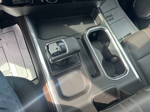 Used 2024 Chevrolet Silverado 1500 High Country w/ Technology Package image 15