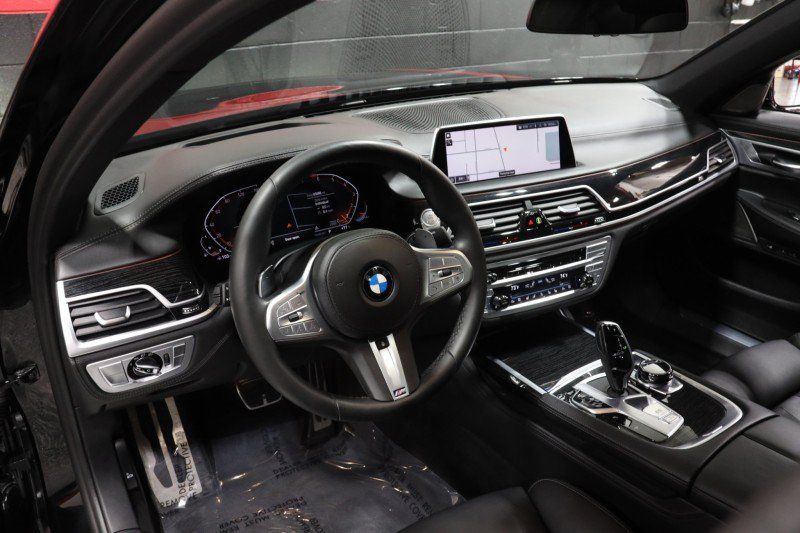 Used 2020 BMW 750i xDrive w/ Executive Package AWD/4WD image 37