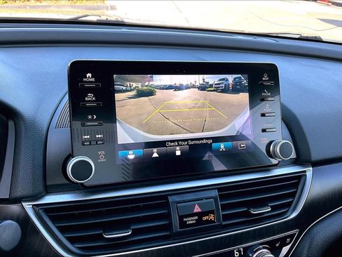 Used 2021 Honda Accord Touring image 26