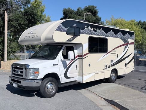Used 2017 Ford E-450 and Econoline 450 Super Duty w/ Motorhome Prep Package RWD image 1