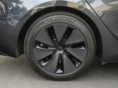 Used 2025 Tesla Model 3 Long Range RWD image 11