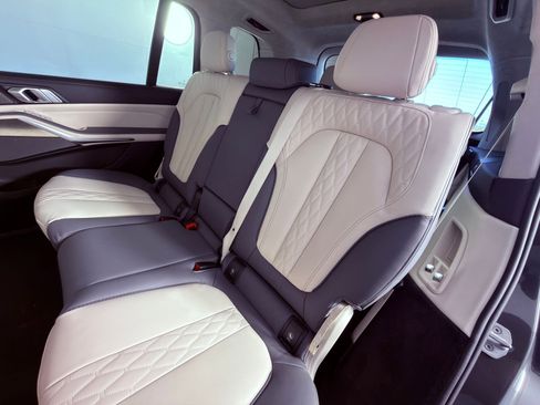 New 2026 BMW X7 xDrive40i image 30