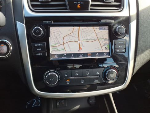 Used 2018 Nissan Altima 2.5 SR w/ SR Special Edition image 16