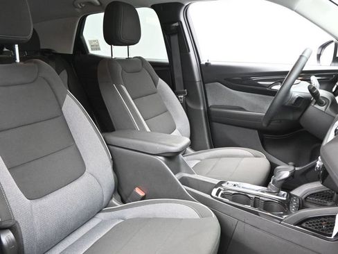 Used 2025 Chevrolet TrailBlazer LT w/ Convenience Package FWD image 26