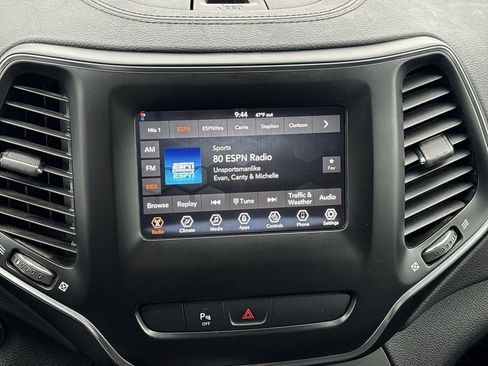 Used 2019 Jeep Cherokee Latitude Plus w/ Cold Weather Group image 33