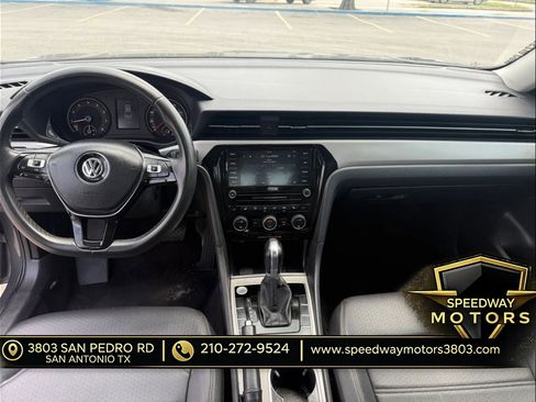 Used 2021 Volkswagen Passat 2.0T SE FWD image 12