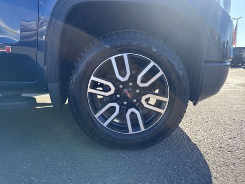 Used 2019 GMC Sierra 1500 AT4 w/ AT4 Premium Package AWD/4WD image 9