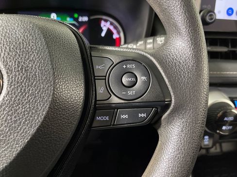 Certified 2025 Toyota RAV4 XLE w/ Convenience Package image 27