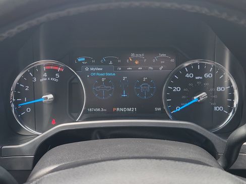Used 2017 Ford F250 Platinum w/ Platinum Ultimate Package AWD/4WD image 17