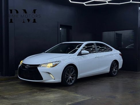 Used 2016 Toyota Camry XSE w/ Moonroof Package FWD image 1