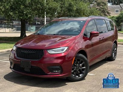 Used 2021 Chrysler Pacifica Limited w/ S Appearance Package