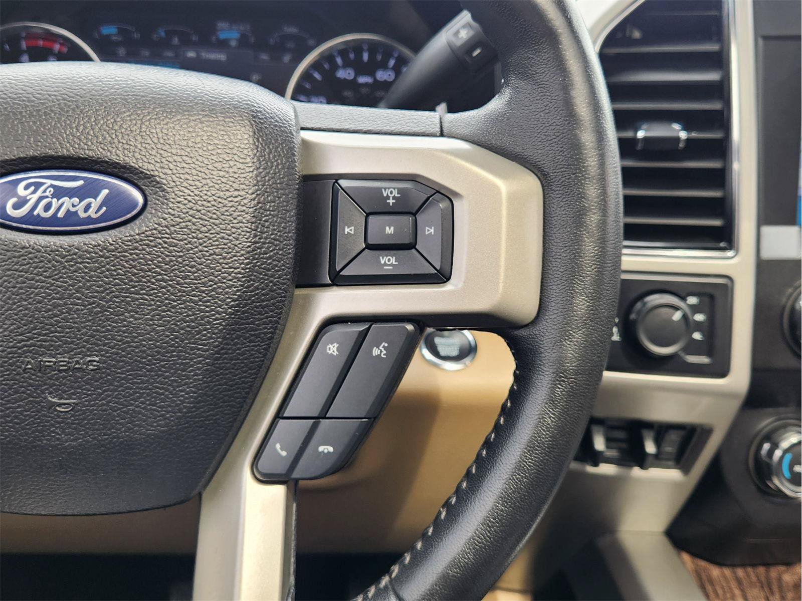 Used 2019 Ford F250 Lariat w/ Lariat Ultimate Package AWD/4WD image 29